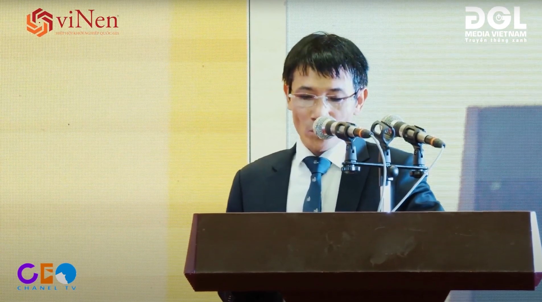 Tiến sĩ ĐINH VIỆT HÒA talk tại đại hội du lịch quốc gia 2023